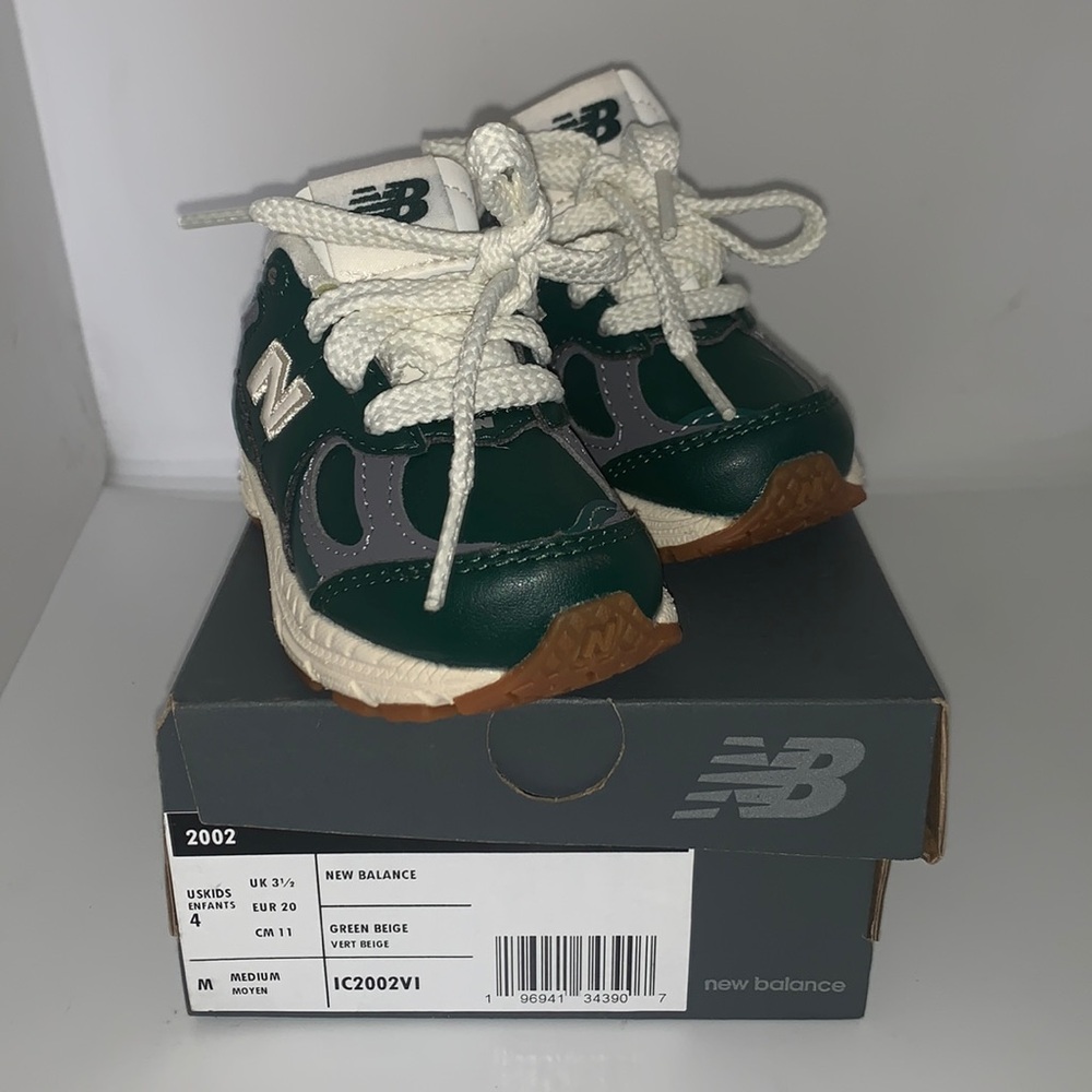 New Balance Green Beige Size 4